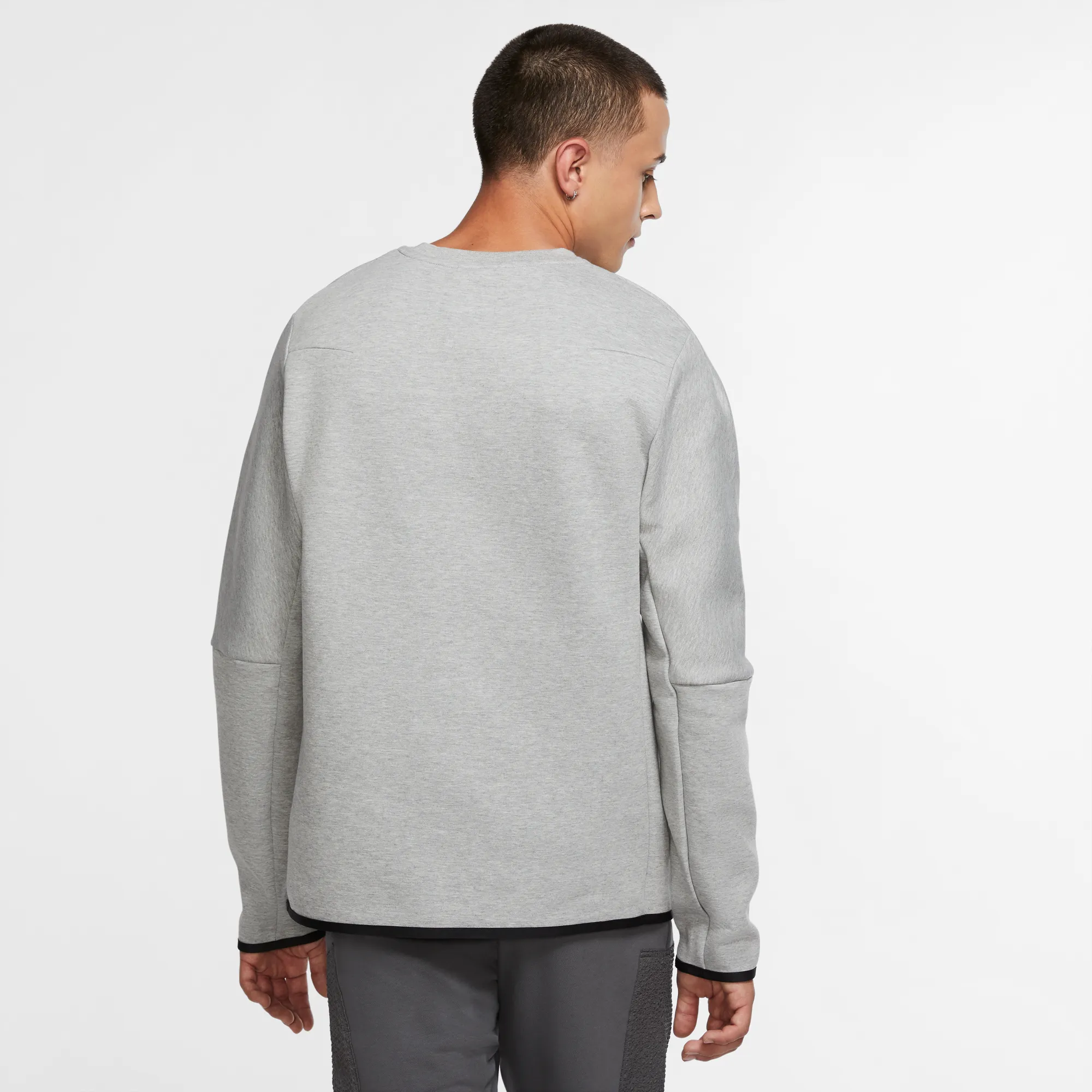 NIKE SPORTSWEAR TECH FLEECE