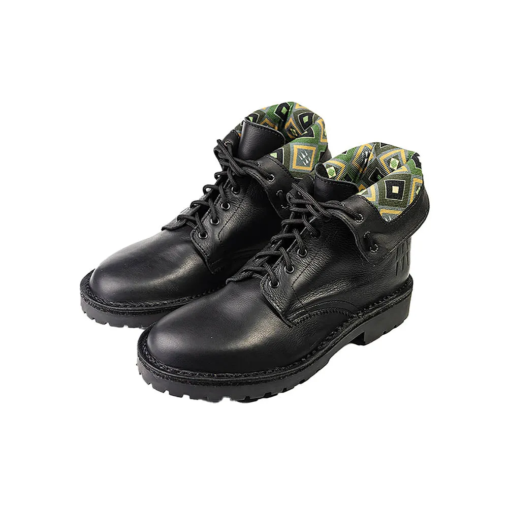 THE VELDSKOEN MOVEME RANGER (BLACK SOLE. BLACK LEATHER BOOT)